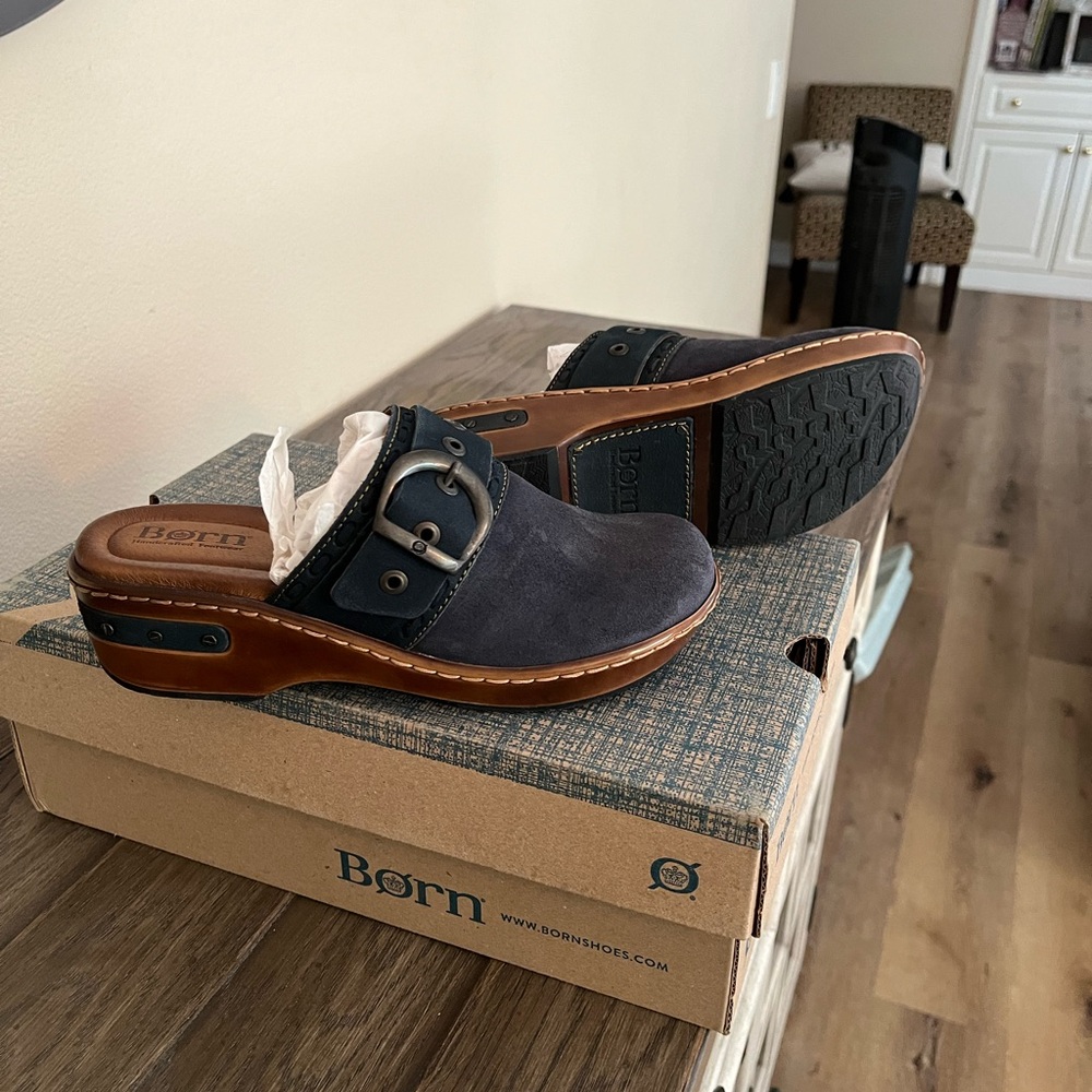 Born Women’s Blue Mules/Clogs